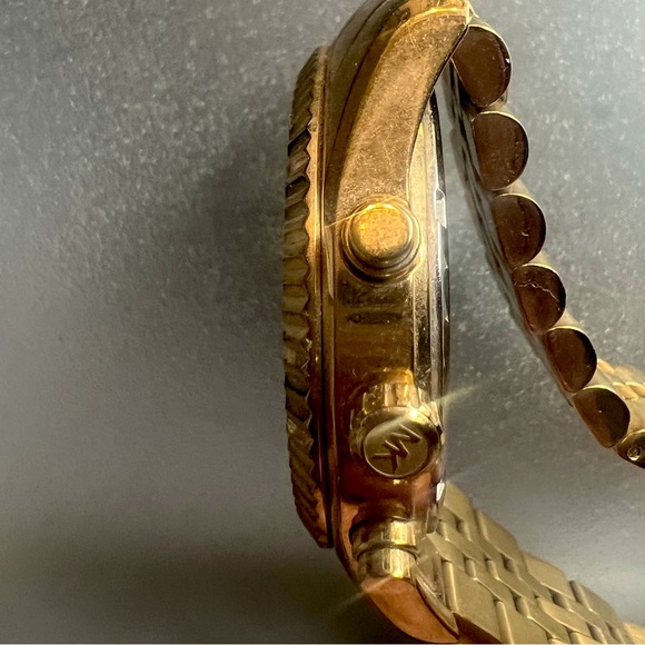 Michael Kors Hutton Gold Tone Watch - Picture 2 of 4